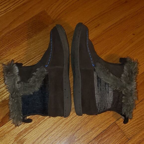 Woolrich furlined Moccasin Slippers - Picture 6 of 9